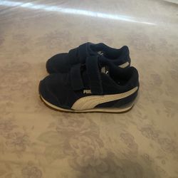 Pumas shoes size 6k