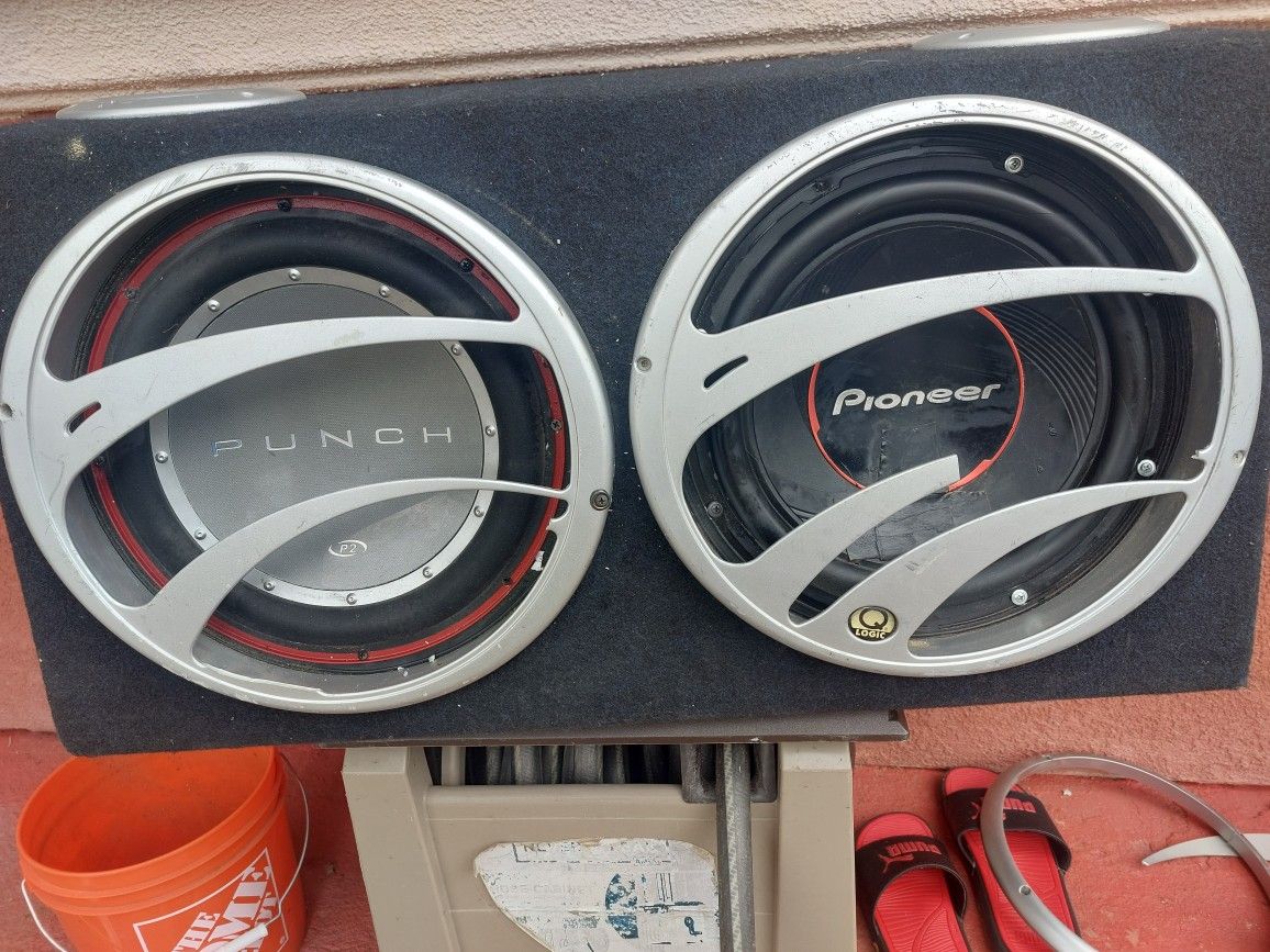SPEAKERS BOSINAS 12 INCHES GOOD CONDICIÓN