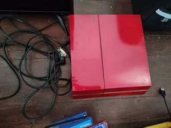 Ps4, 32 in Roku TV, 14 games for sale.