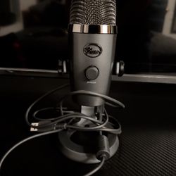 🎤 Blue Yeti USB Microphone – Open Box Perfect Condition Never Used