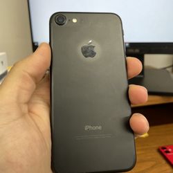 Iphone 7 Unlocked / 32gb