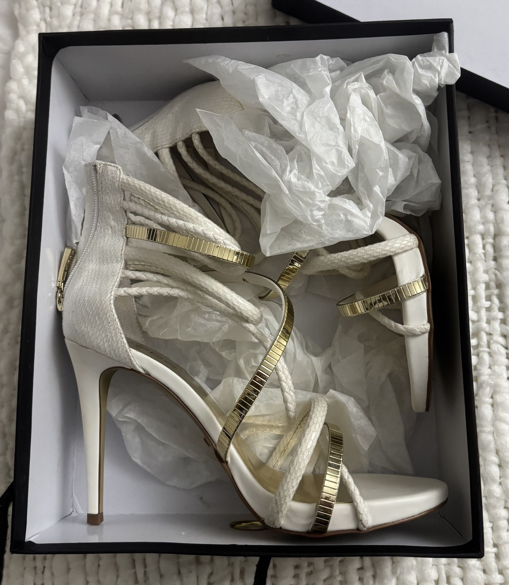 Used Shoes π $25 Pick Up In Kendall