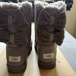 UGG 