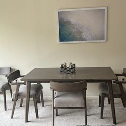 Dining Room With 4 Chairs 