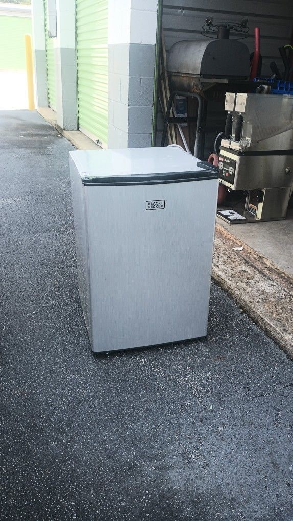 Black And Decker Room Refrigerator