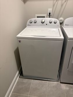 Whirlpool washer and dryer set 300$