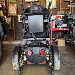 Quantum Rival Electric Power Wheelchair – Almost New – Needs Batteries