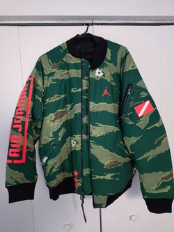 Nike Air Jordan Bomber Jacket (XL)