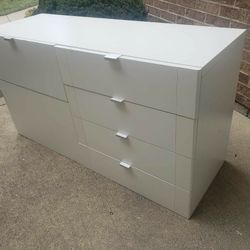 Long white Dresser And Nightstand White Bedroom Set