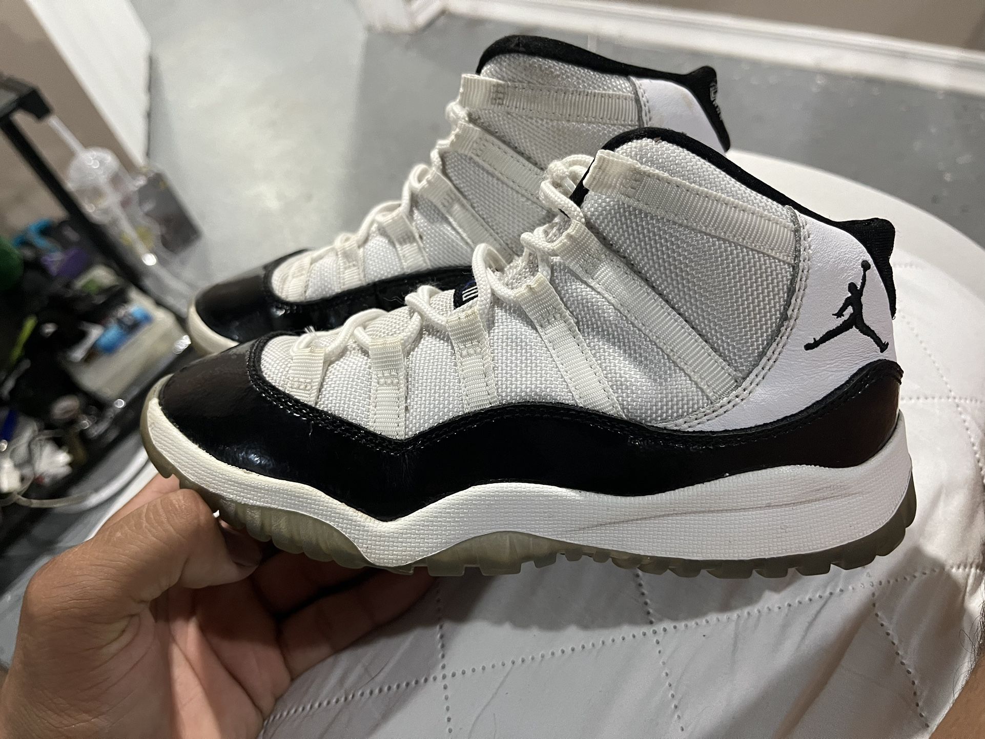 jordan 11 concord Size 2.5y For Kids