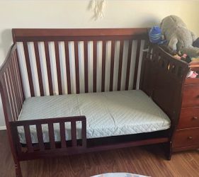 Crib/ toddler bed