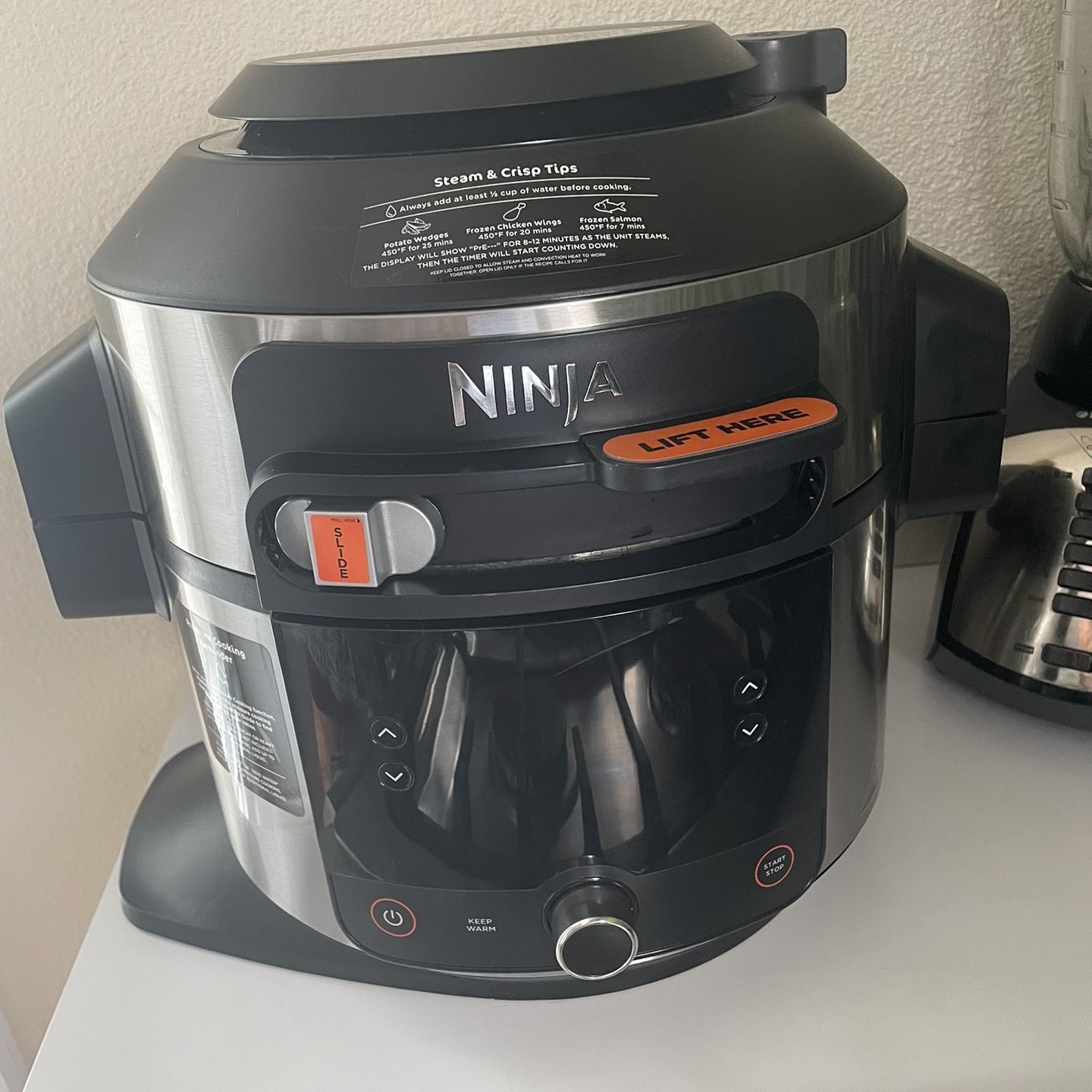 Ninja OL701 Foodi 14-in-1 SMART XL 8 Qt. Pressure Cooker Steam Fryer for  Sale in Los Angeles, CA - OfferUp