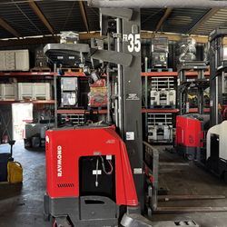 RAYMOND FORKLIFT ELECTRIC REACH