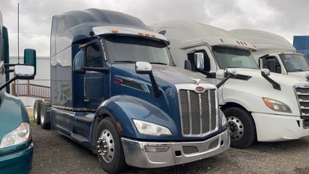 2023 Peterbilt 579