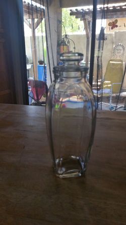 Glass jar
