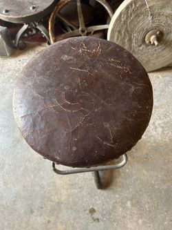 Old Stool Leather Seat Does Spin Does Not Go Up Or Down