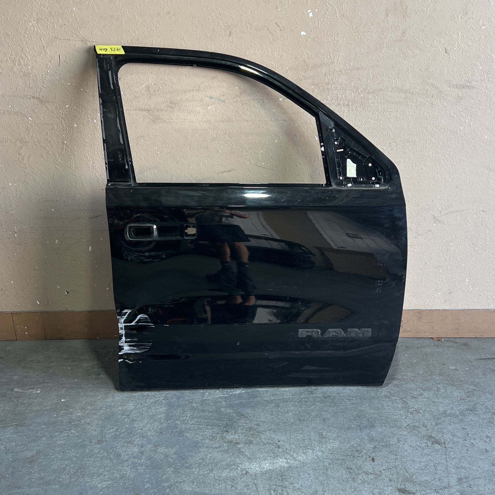 19-24 Ram 1500 Right Front Door Puerta Derecha Delantera De Alante Rh Passenger Side Part Parts 2019 2020 2021 2022 2023 2024