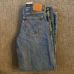 levi’s female pants