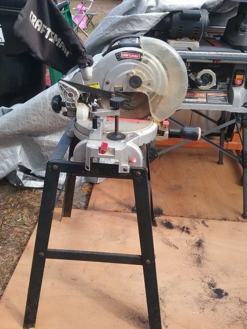 Craftsman 15amp 10" compound miter saw with laser Trac.