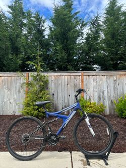 Dynacraft Cliff Runner Mountain Bike - 26” wheels Bicycle