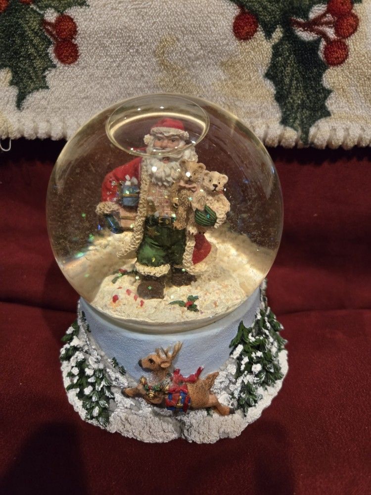 Santa Snow Globe Play I'm Dreaming Of A White Christmas