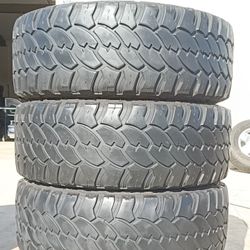 305/70/18 Pro-Comp XTREME M/T 250$