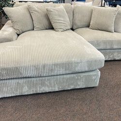 Sofa Sectional Super Comfy Completelly  New. Ask ForPrice.‼️‼️‼️‼️