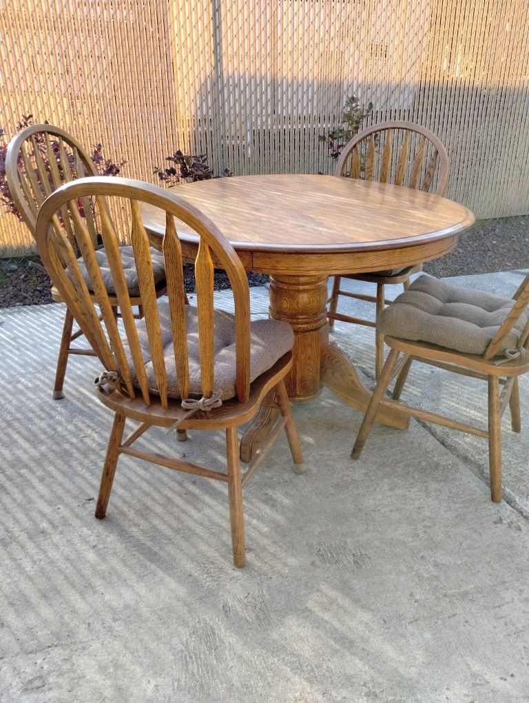 Beautiful Solid Oak Double Drop-leaf Table And Chairs