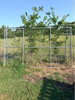 freestanding temporary chain-link fence panel