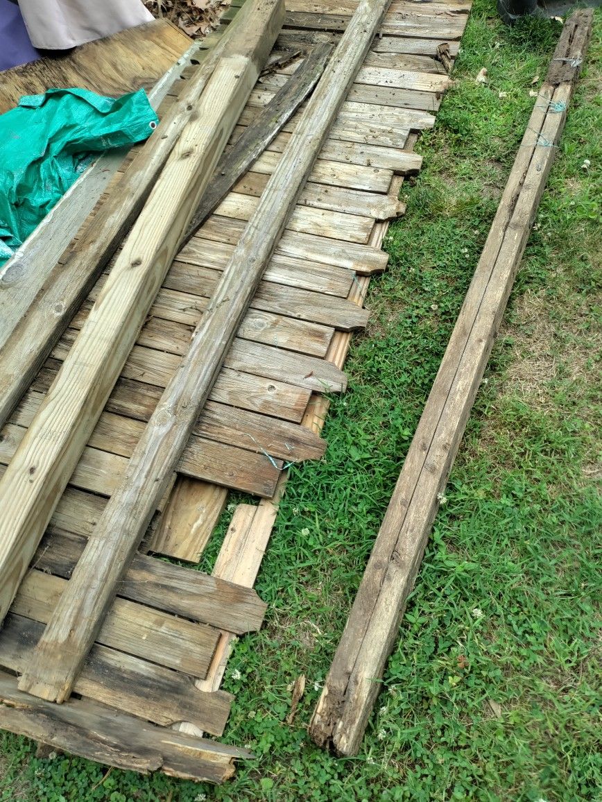 Free Used Wooden Planks And Other Wood Pieces
