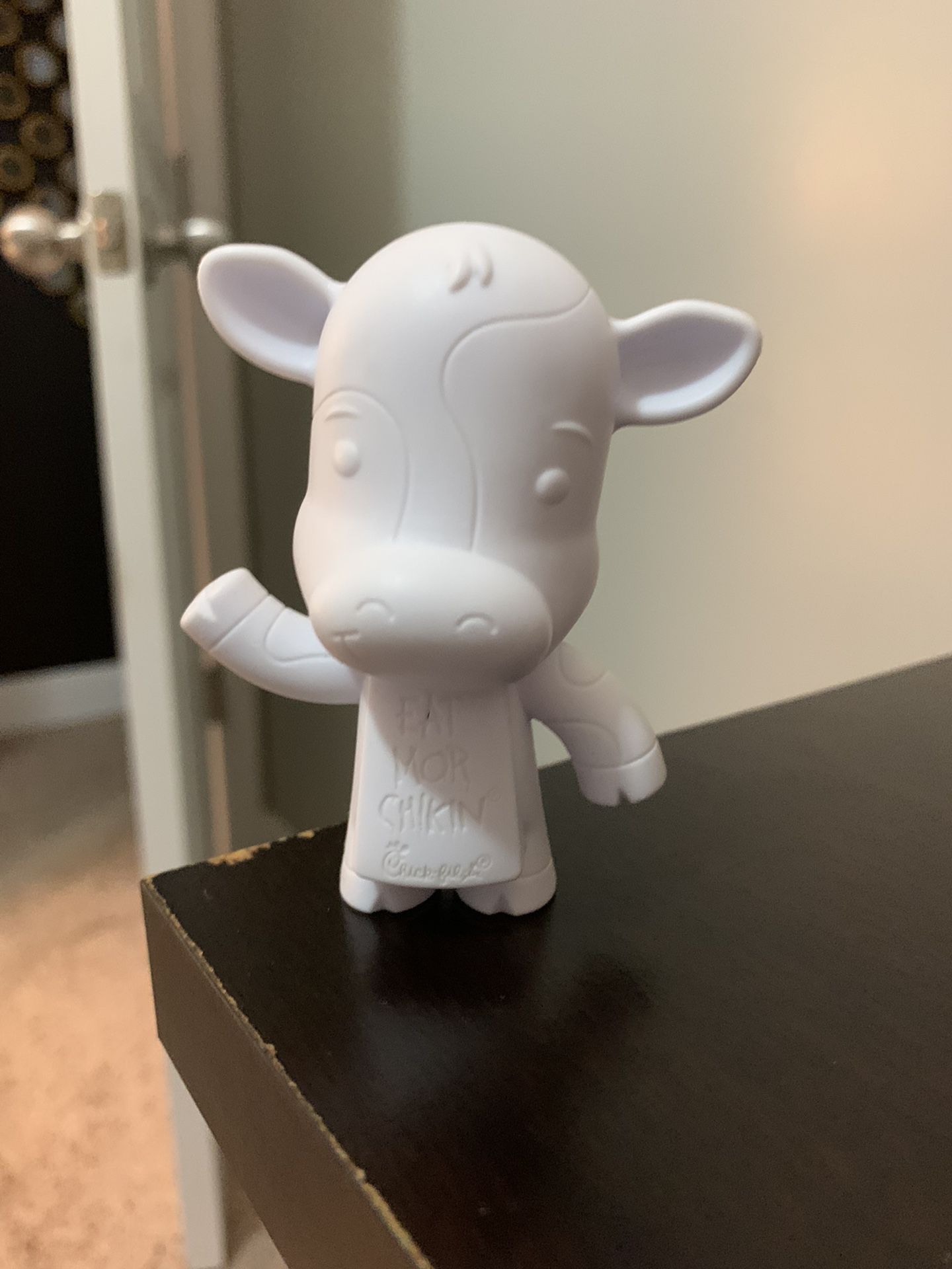 2019 Chick-fil-A Kids Meal Toy COW CREATIONS "Waving Cow” Used