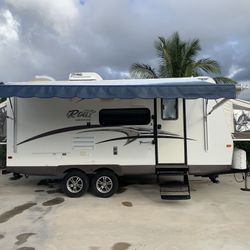 Trailer RV 22 Ft Hybrid 2015