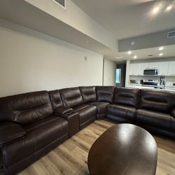 Brown Leather Reclining Sectional Sofa – Like New, 6 Seats