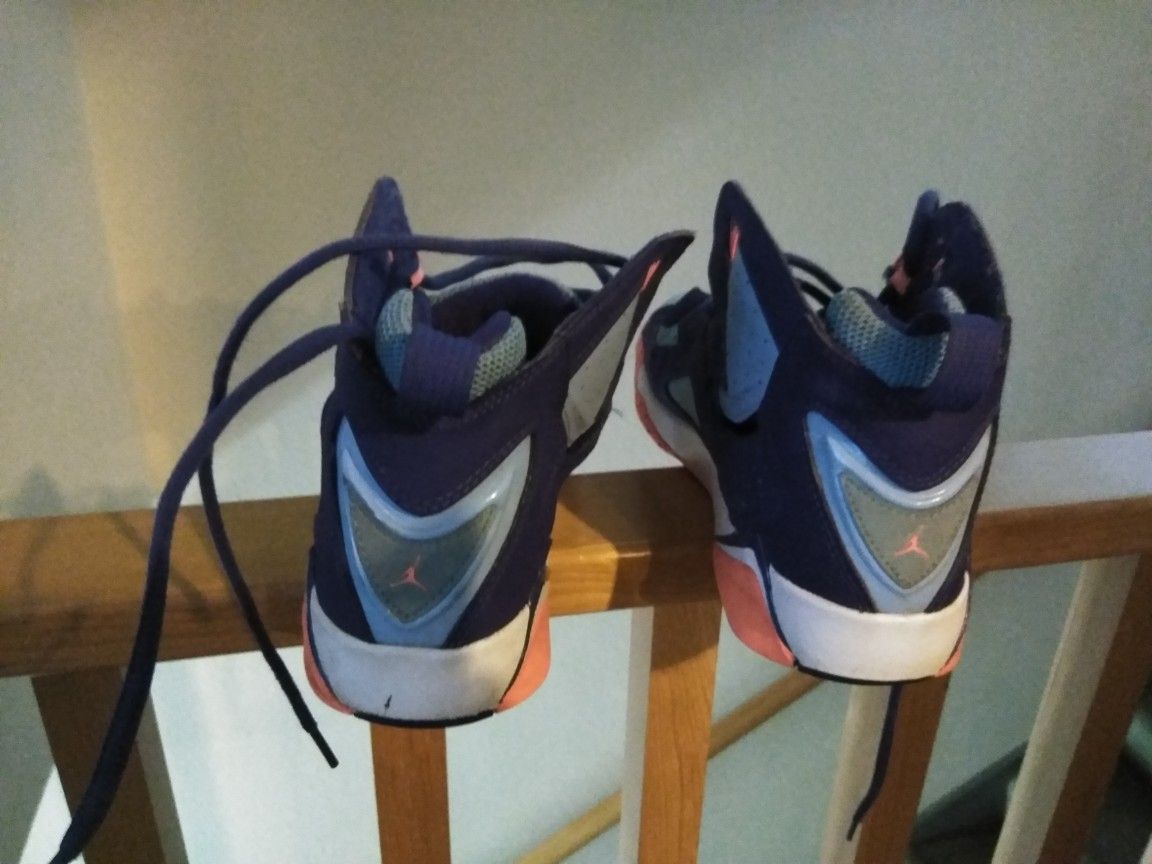 Jordans size 6.5. Boys $60.00