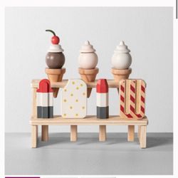 WOOD ICE CREAM PLAY SET