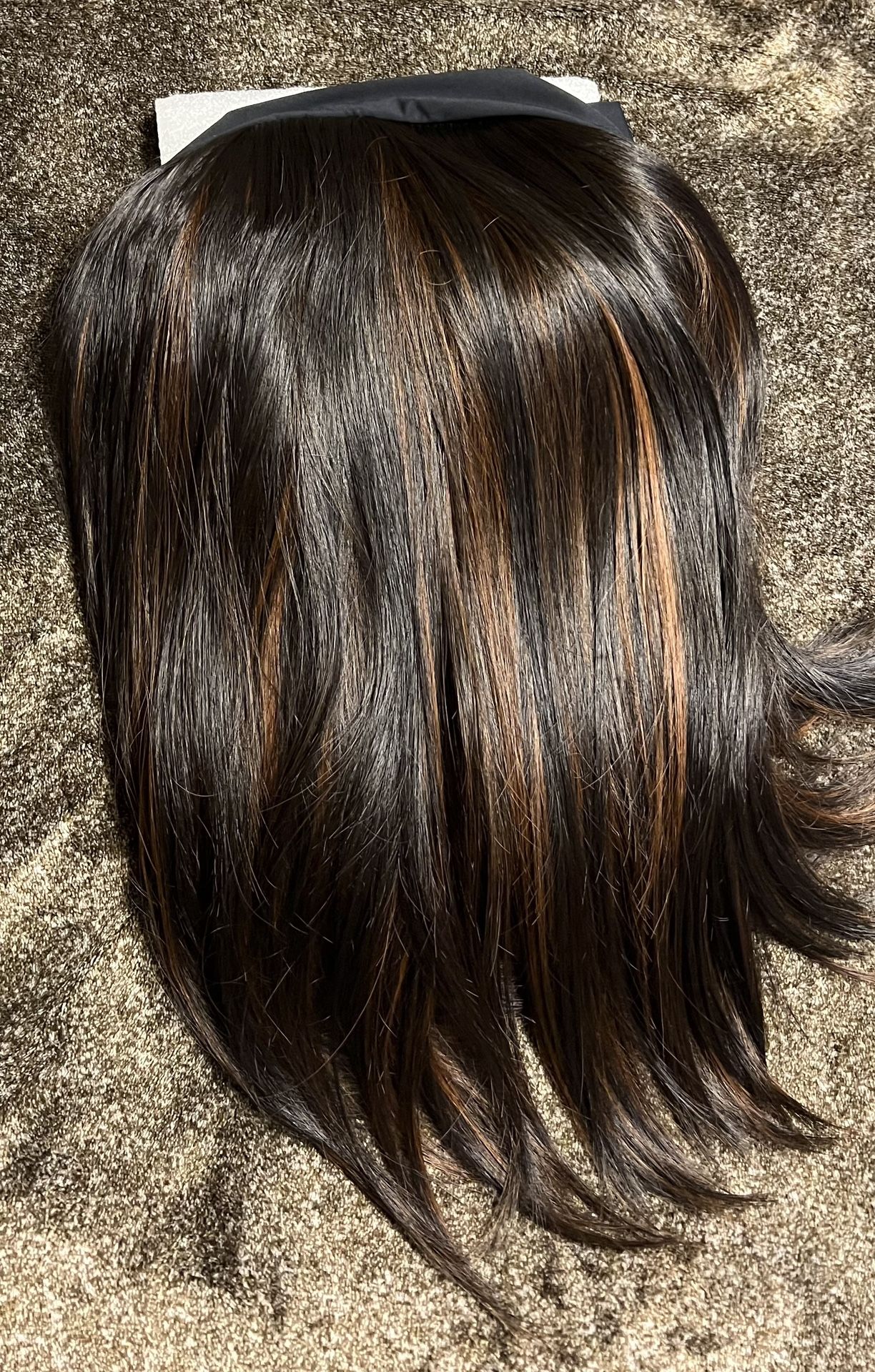 14” Headband Wig With Streaks