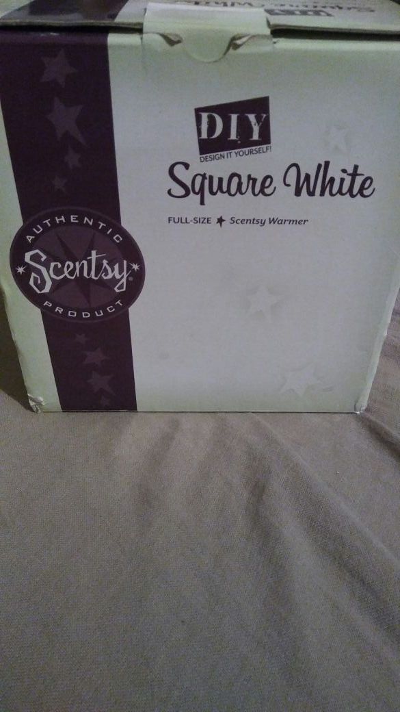 Square White full size scentsy warmer