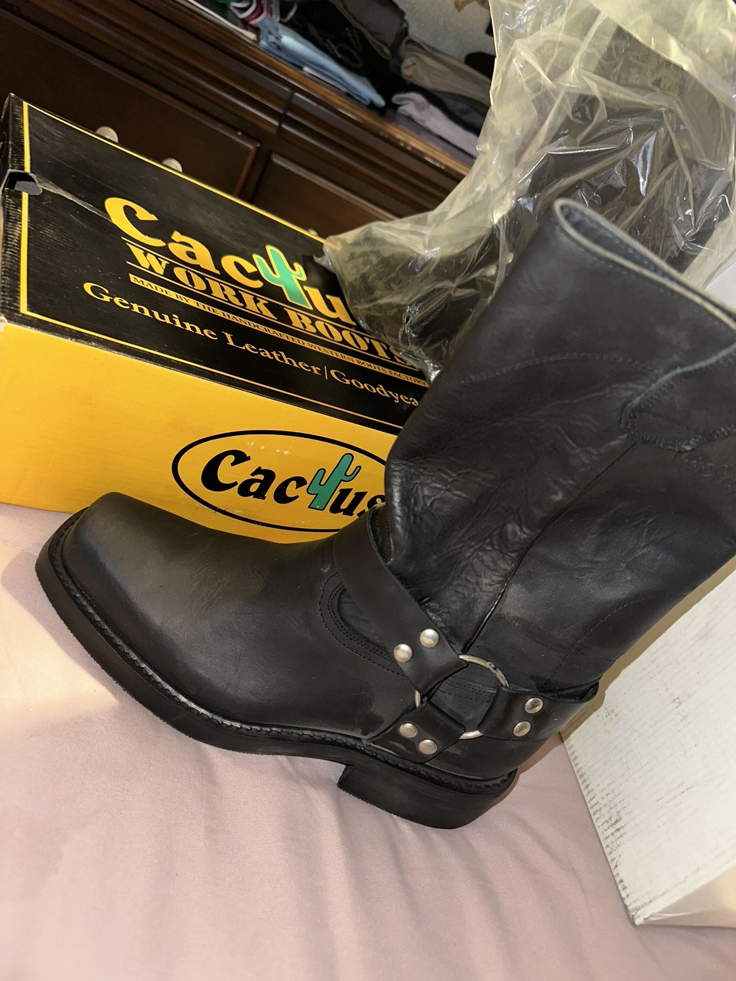 Cactus Brand Boots Size 7