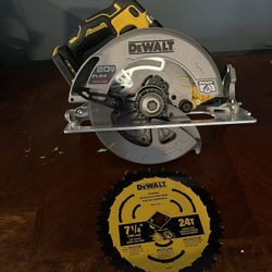 Dewalt Circular Saw 7 1 4 Blade FlexVolt Advance 20v. 130 Tool