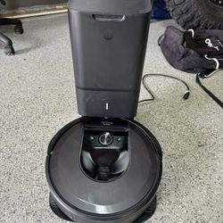 Roomba I7 With Dispenser Needs Work