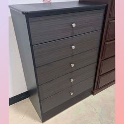 5 drawers dresser / Five drawers dresser