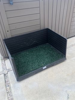Dog grass pad with tray