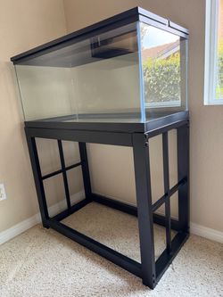 Aqueon 40 Gallon Breeder Aquarium w/ Stand & Screen Top – Like New