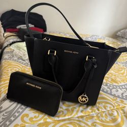 Michael kors purse and wallet