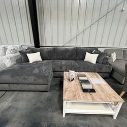 2pc “The Giant” Sectional