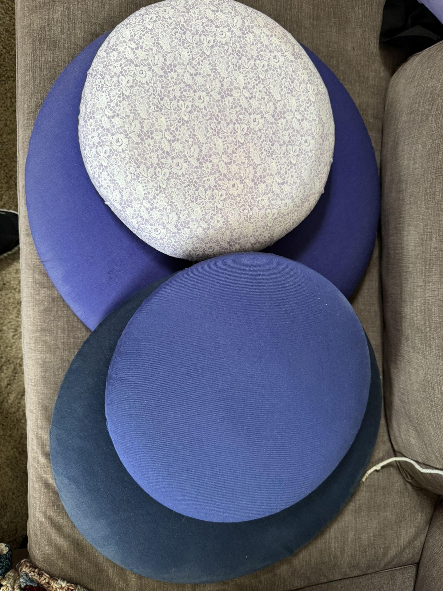 4 Bobbin Lace Pillows