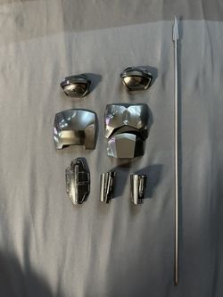 Hot Toys Mandalorian Armor Custom Chrome 1/6 Scale 