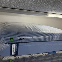 FULL SIZE SEALY POSTUREPEDIC PRO HYBRID (FIRM) MATTRESS & BOX SPRING BED SET