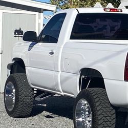 Chevy Silverado 205 Millas 130