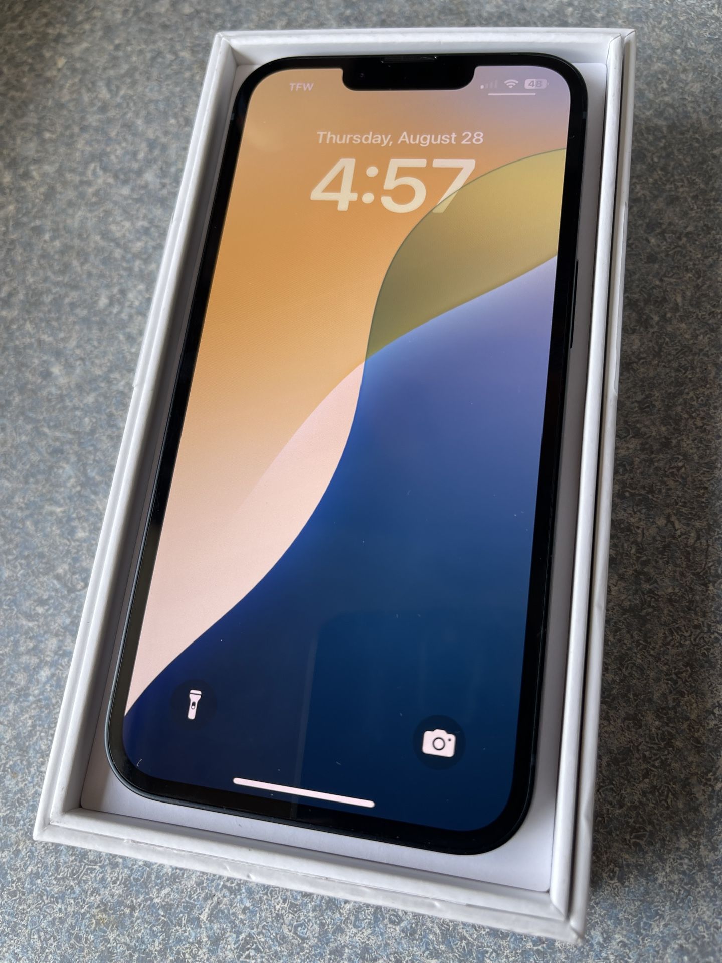 iPhone 13 128GB Midnight – Metro (locked, 6 months left)